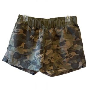 The North Face ladies camo shorts in small